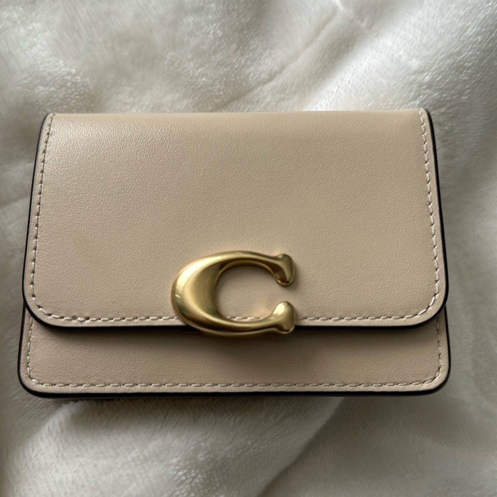 Coach Bandit Card Case (barely used)